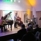 2019 11 Julia Kadel Trio 04